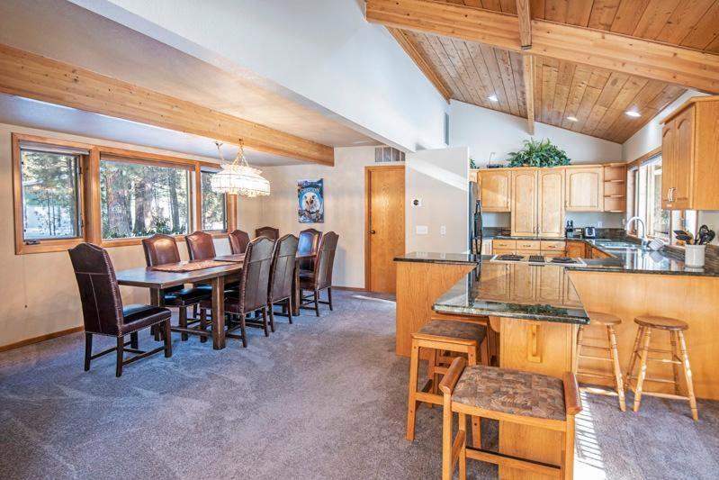 Deschutes Riverfront Home Санривер Экстерьер фото